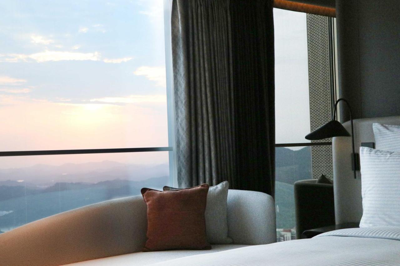 Pullman Shenzhen North Hotel Екстериор снимка